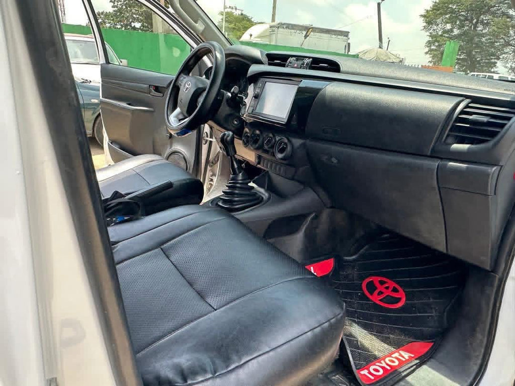 17.500.000F TOYOTA HILUX 4X4 DE 2021