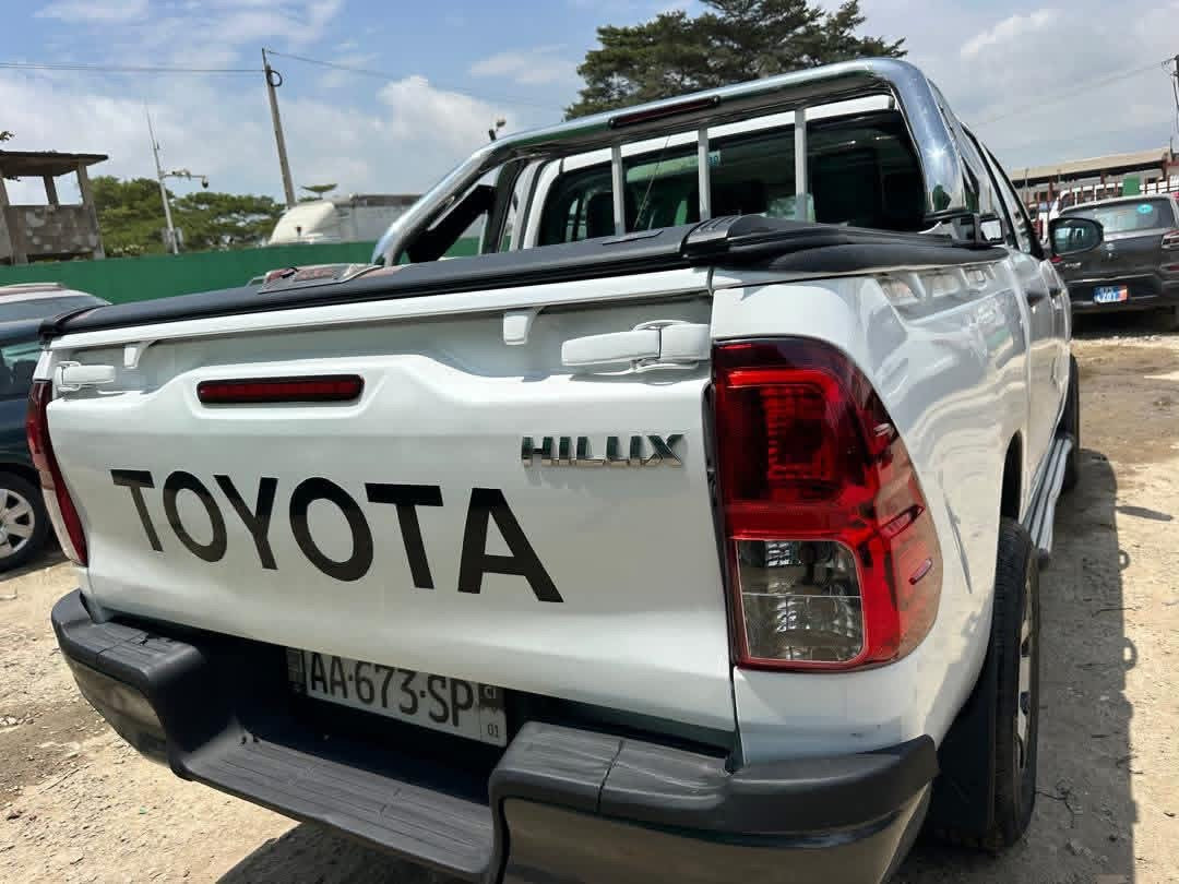 17.500.000F TOYOTA HILUX 4X4 DE 2021