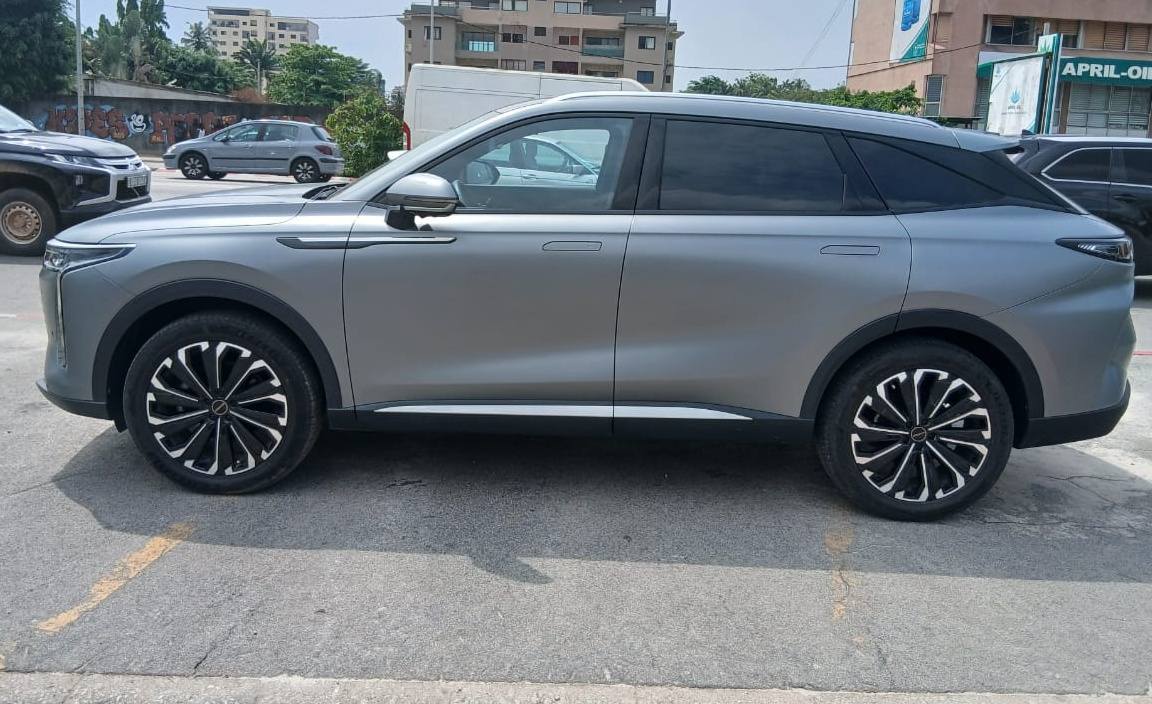 25.000.000F EXEED RX DE 2024 FULL OPTIONS