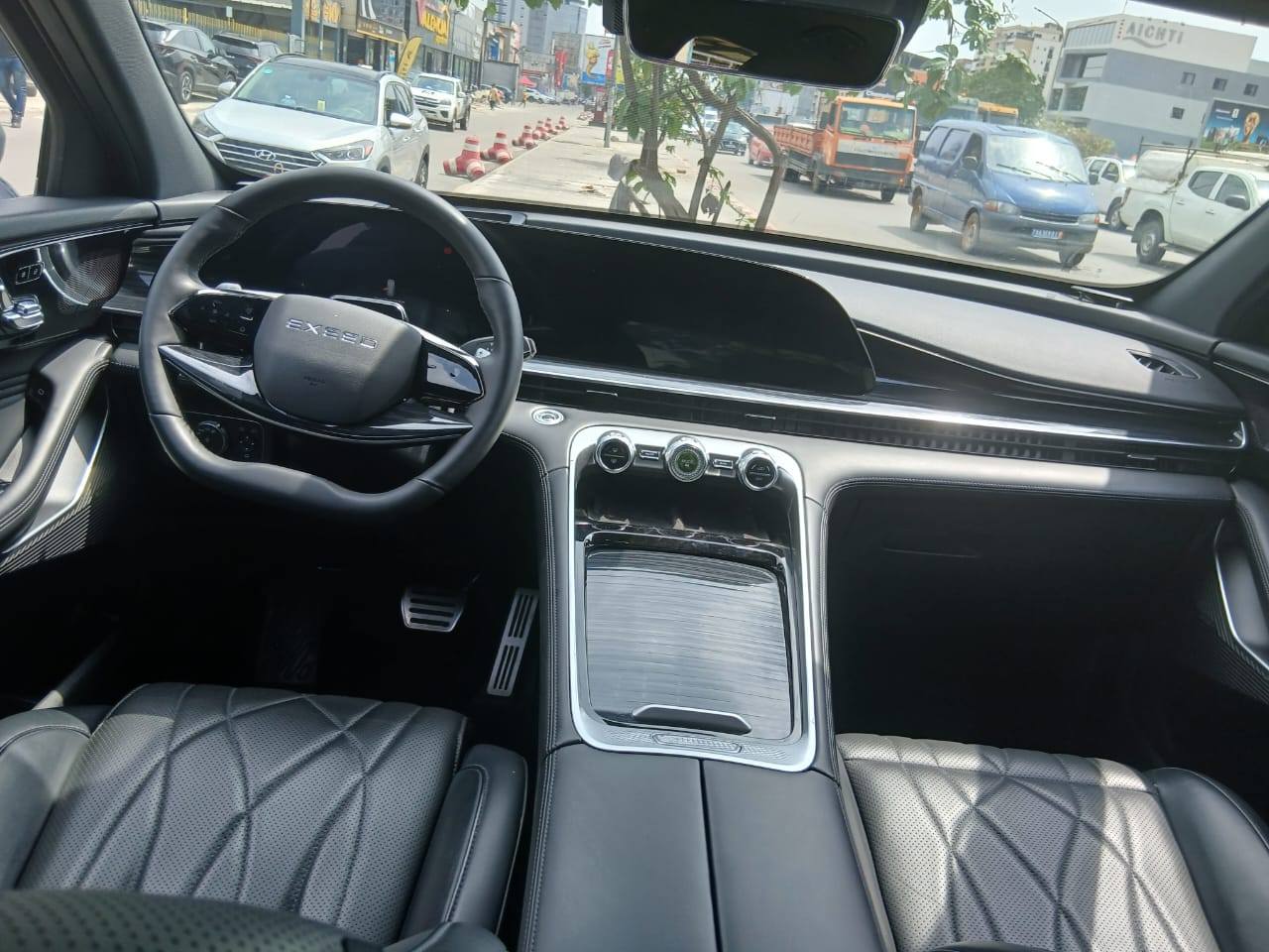 25.000.000F EXEED RX DE 2024 FULL OPTIONS