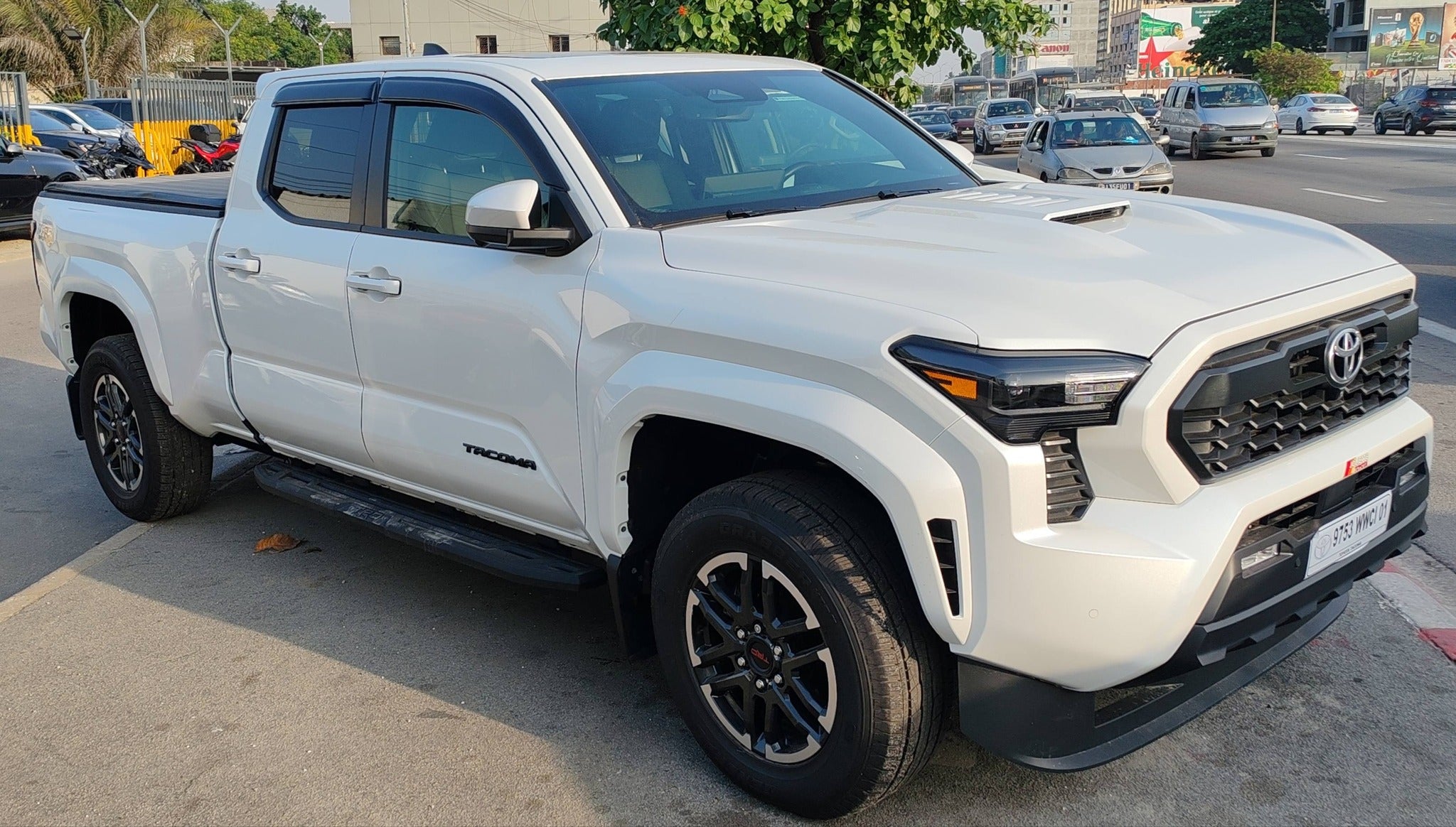 TOYOTA TACOMA TRD 4X4 DE 2024 FULL