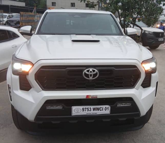 TOYOTA TACOMA TRD 4X4 DE 2024 FULL