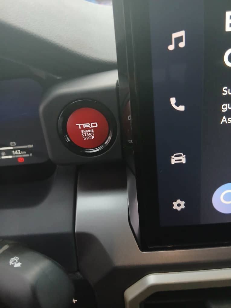 TOYOTA TACOMA TRD 4X4 DE 2024 FULL