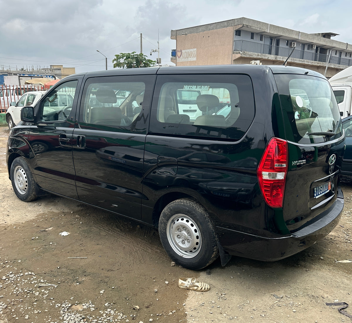 14.500.000F HYUNDAI H1 DE 2021