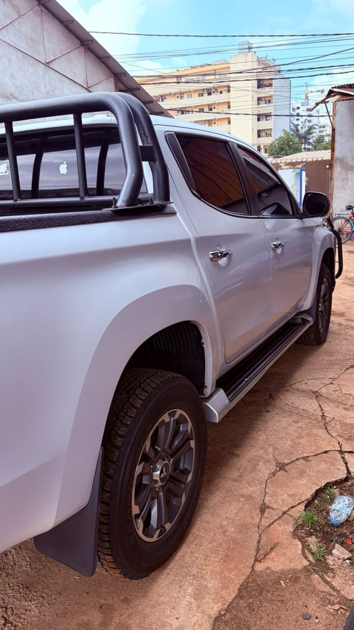 18.500.000F MITSUBISHI L200 4X4 BOITE AUTOMATIQUE DE 2021