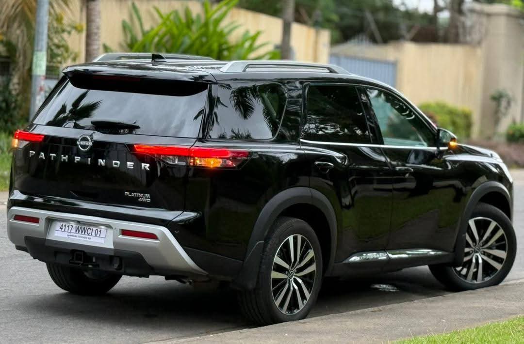 NISSAN PATHFINDER PLATINUM 4X4 DE 2025 FULL OPTIONS