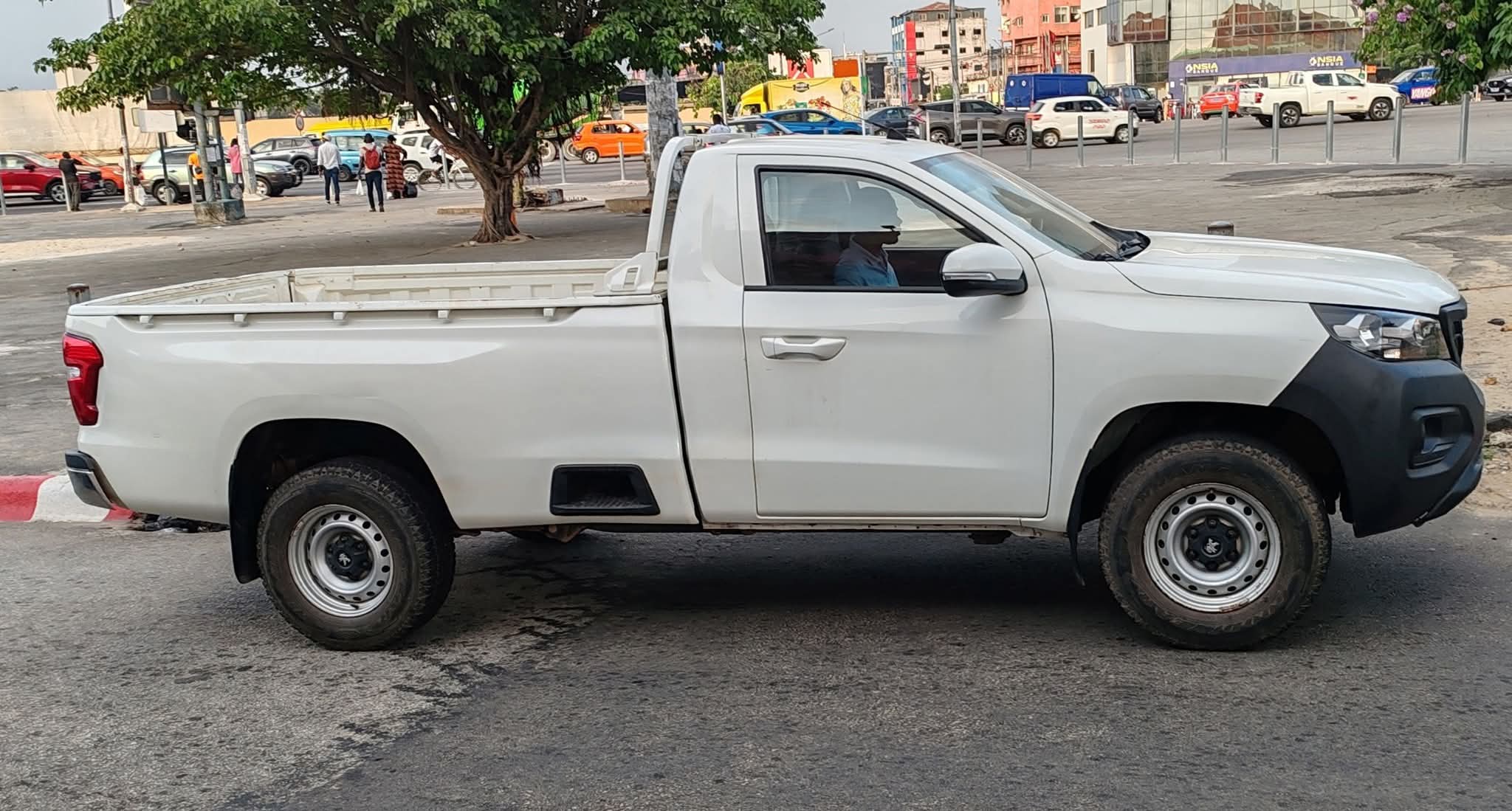 11.500.000F PEUGEOT LANDTREK DE 2023