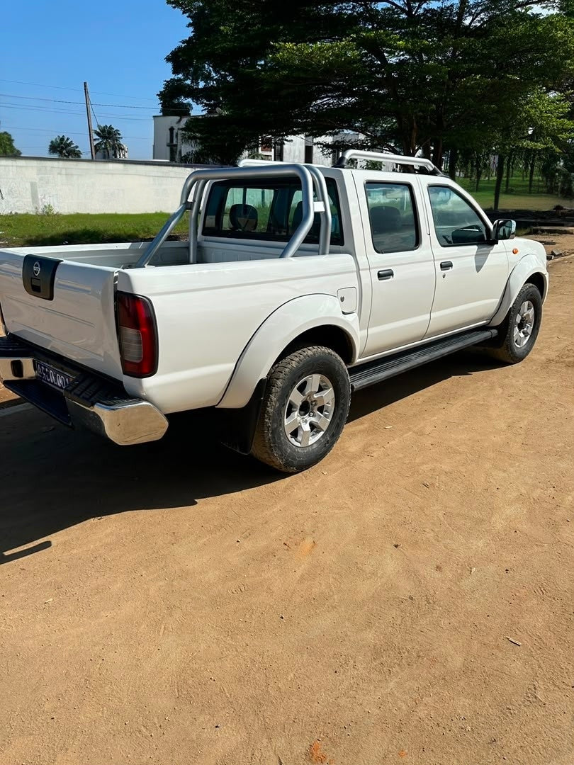 9.500.000F NISSAN HARBODY 4X4 DE 2020