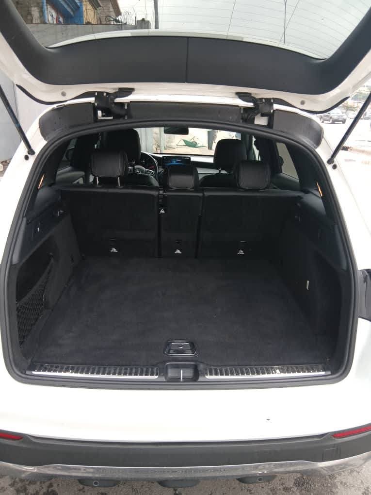 GLC 300 MERCEDES DE 2022 FULL OPTIONS