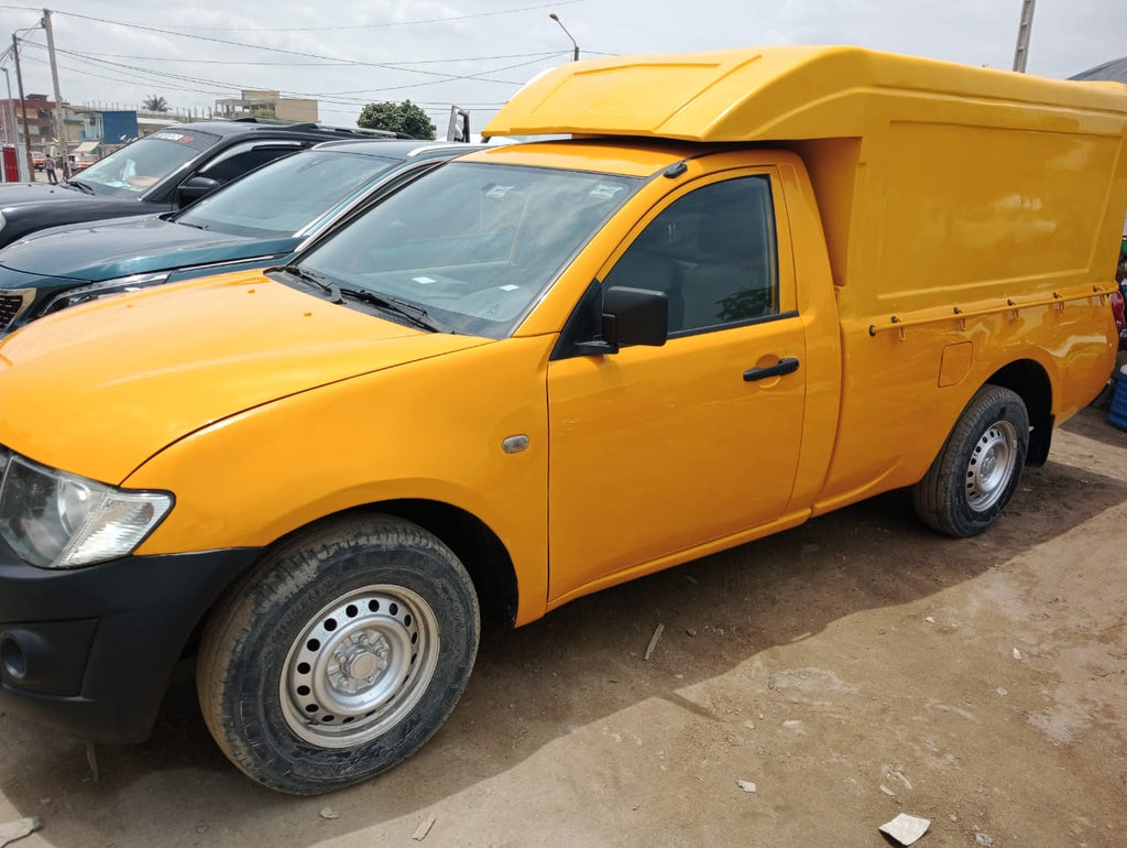 6.500.000F MITSUBISHI L200 4X2 1 CABINE DE 2015