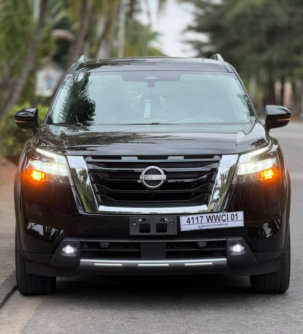 NISSAN PATHFINDER PLATINUM 4X4 DE 2025 FULL OPTIONS