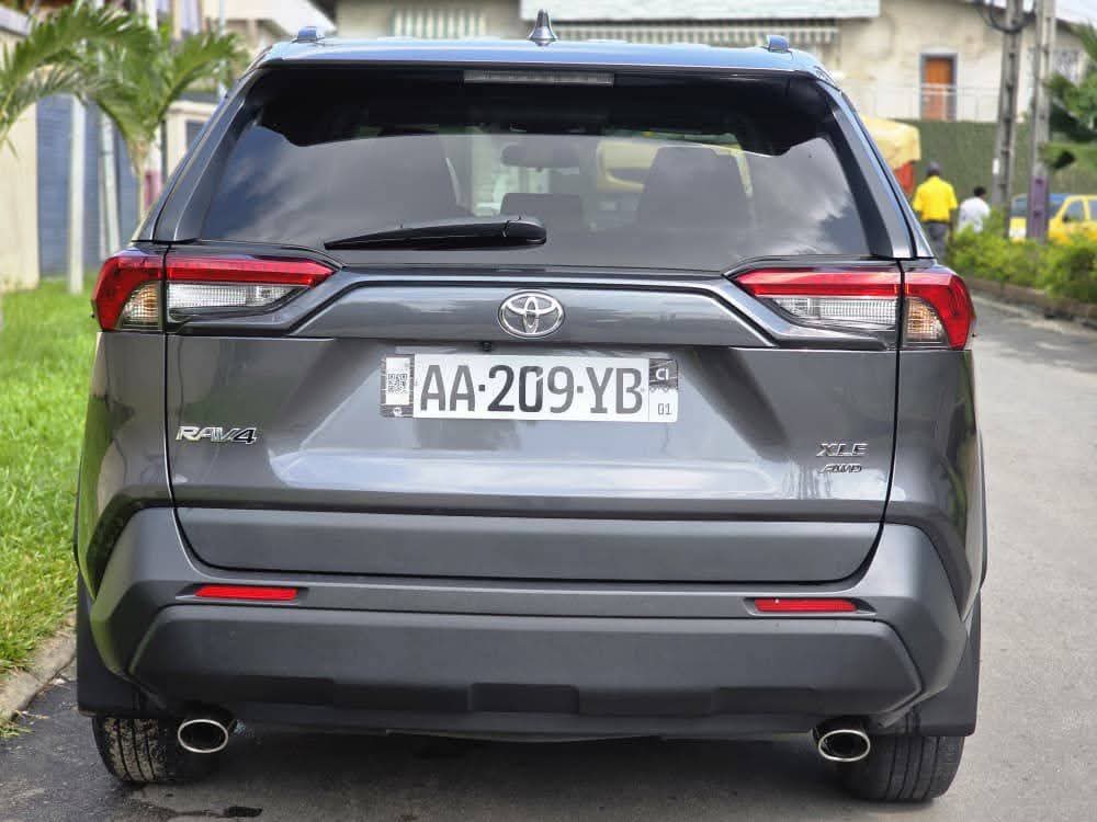 24.000.000F TOYOTA RAV4 XLE DE 2023