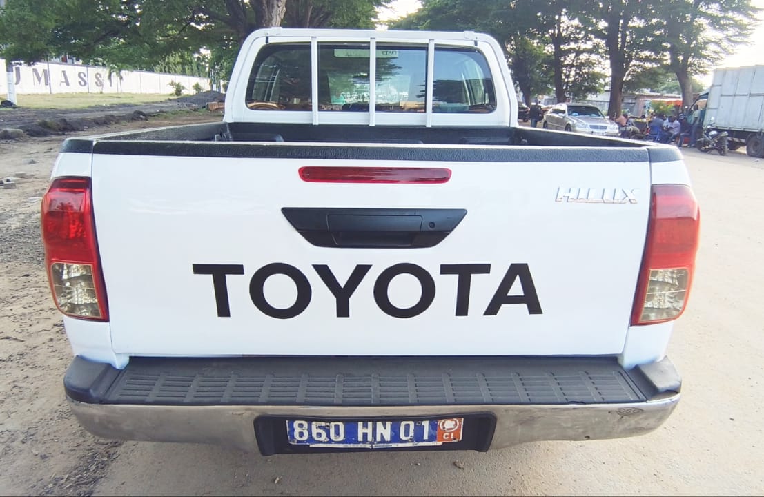 14.900.000F TOYOTA HILUX 4X4 DE 2017