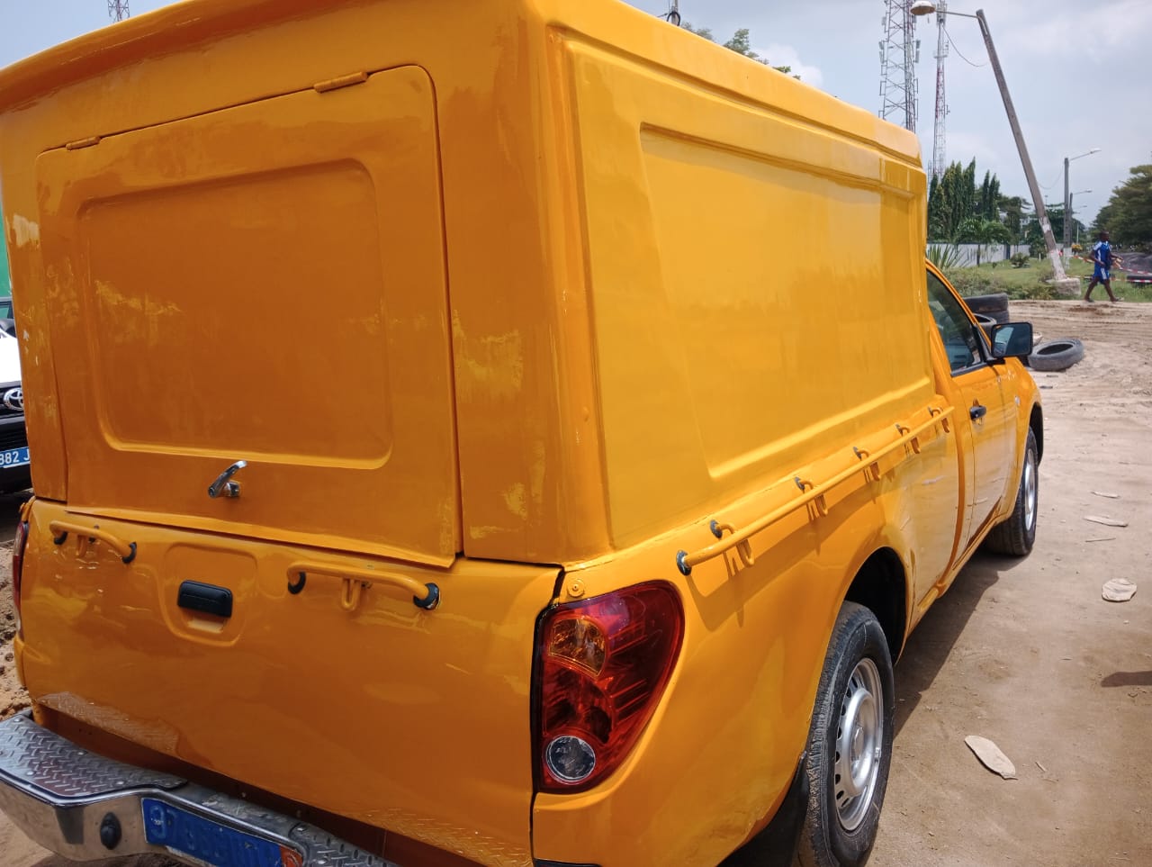 6.500.000F MITSUBISHI L200 4X2 1 CABINE DE 2015