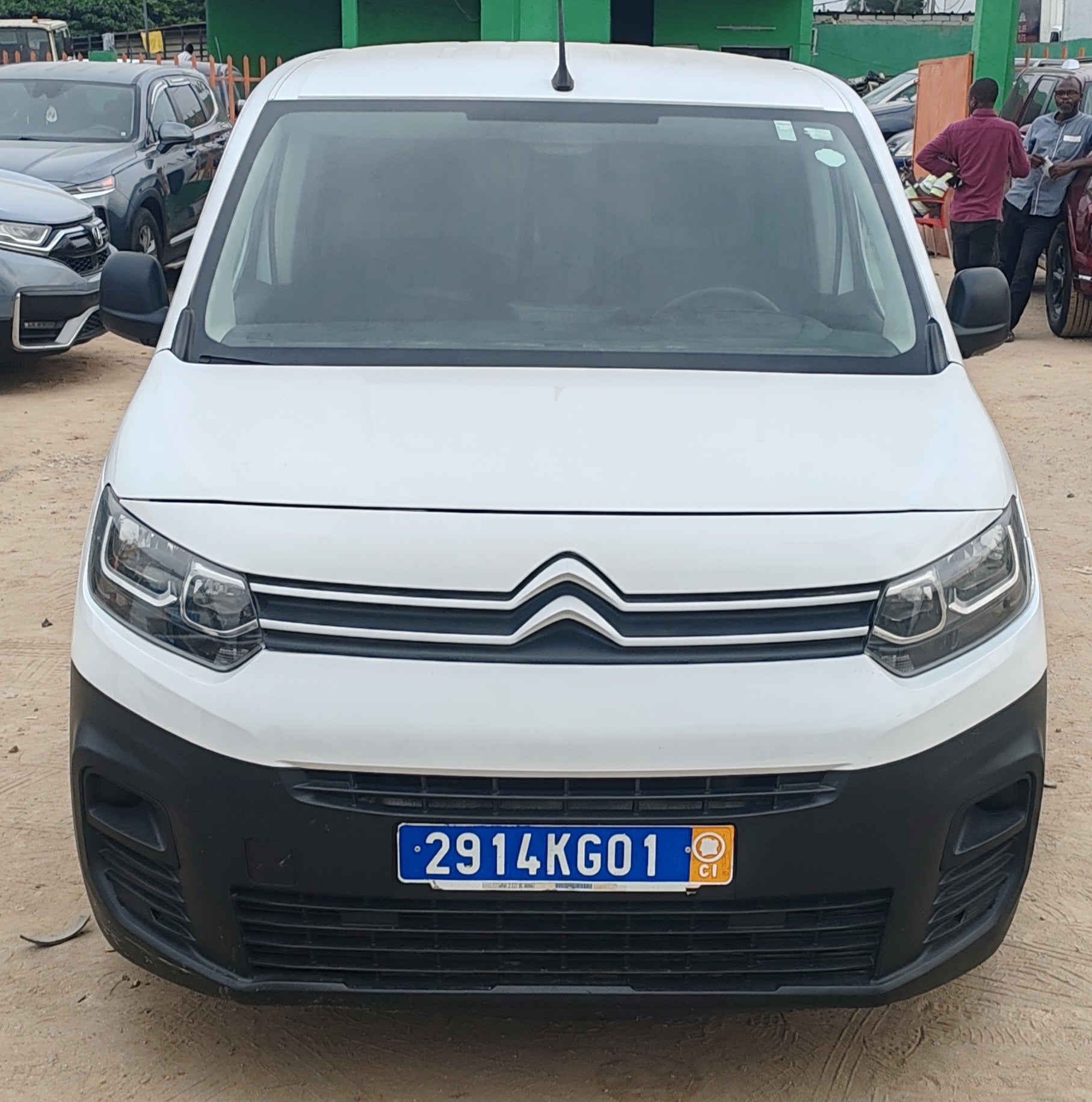 7.800.000F CITROEN BERLINGO DE 2021