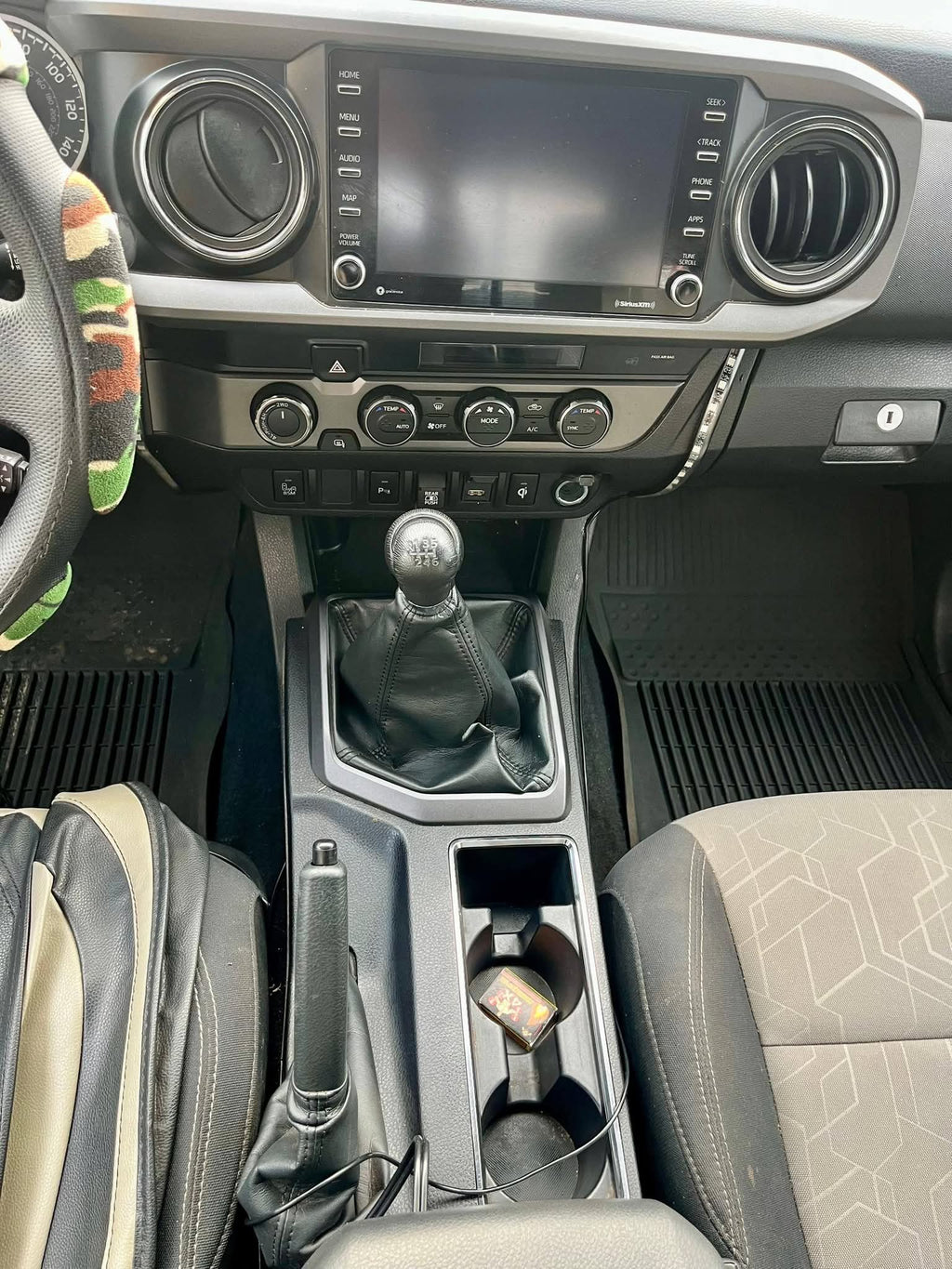 19.500.000F TOYOTA TACOMA 4X4 MANUELLE DE 2022