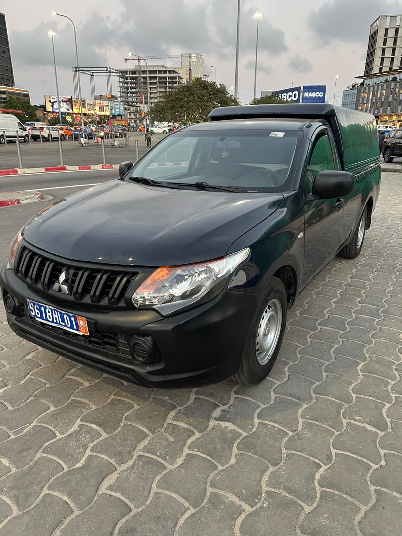 6.700.000F MITSUBISHI L200 UNE CABINE DE 2017