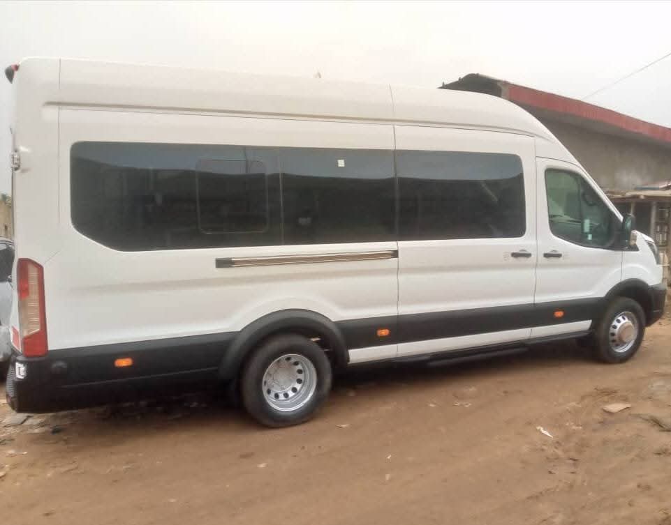 13.500.000F FORD TRANSIT 14 PLACES DE 2022