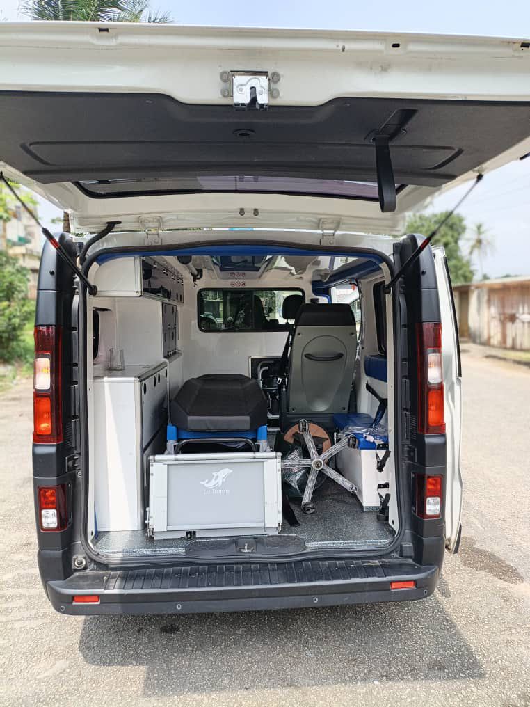 AMBULANCE RENAULT TRAFIC DE 2019 IMPORTÉ