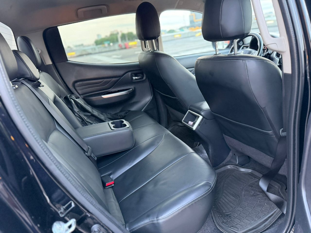 19.500.000F MITSUBISHI L200 BOITE AUTOMATIQUE SPORTERO DE 2024