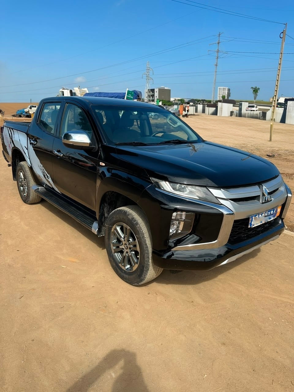 14.500.000F MITSUBISHI L200 ESSENCE 4X4 DE 2022