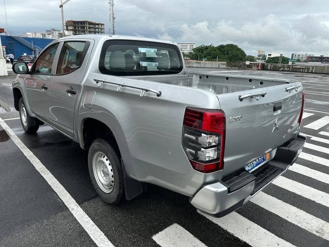 13.500.000F MITSUBISHI L200 4X4 DE 2021