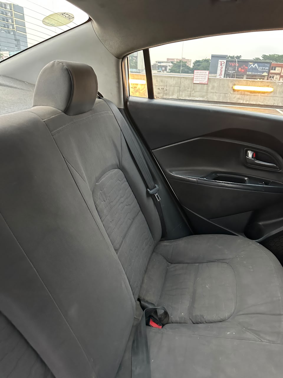 4.700.000F KIA RIO BOÎTE MANUELLE DE 2017