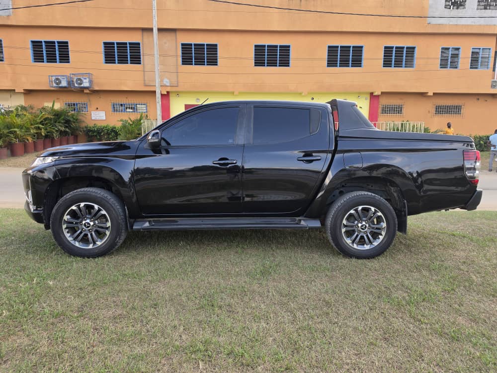 19.000.000F MITSUBISHI L200 BOITE AUTOMATIQUE DE 2023