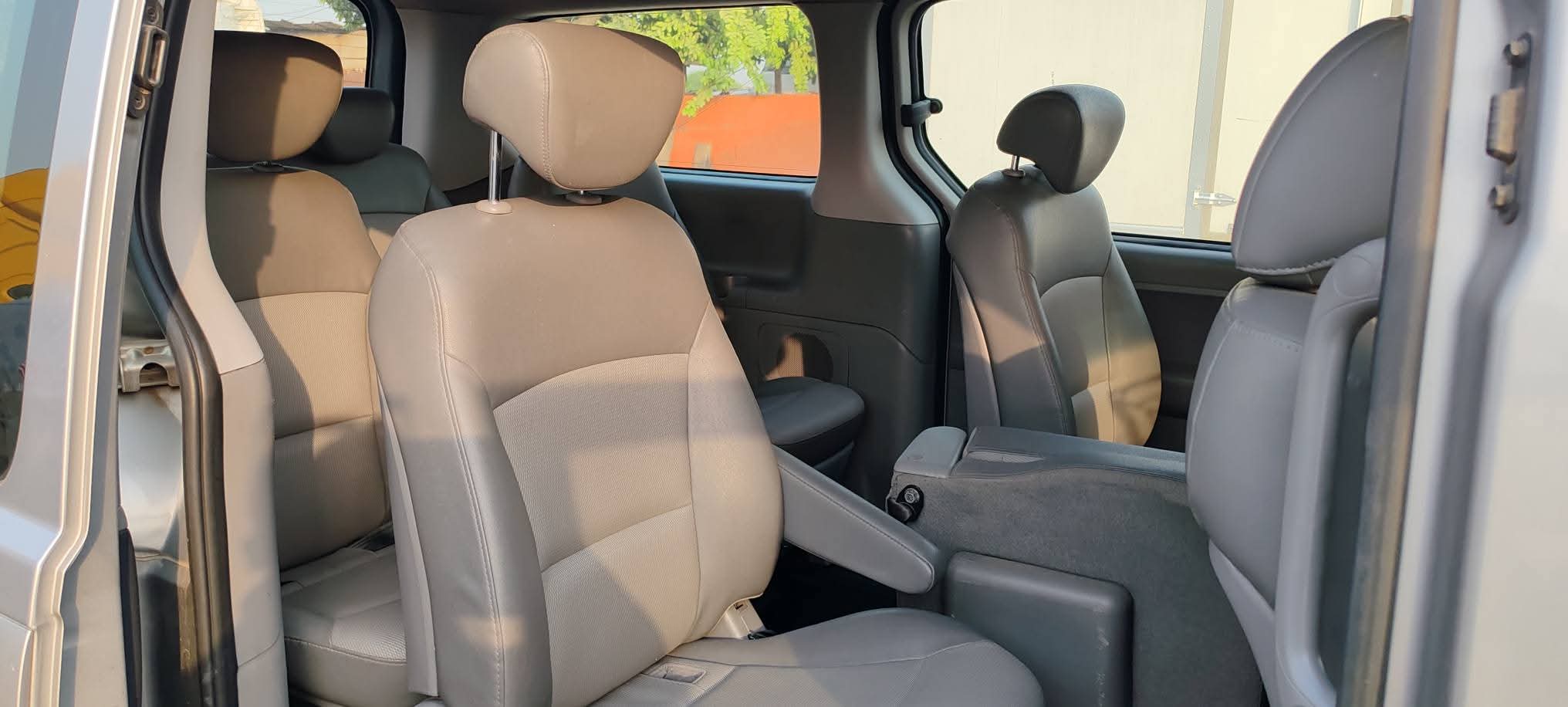 13.800.000F HYUNDAI GRAND STAREX 12 PLACES DE 2018