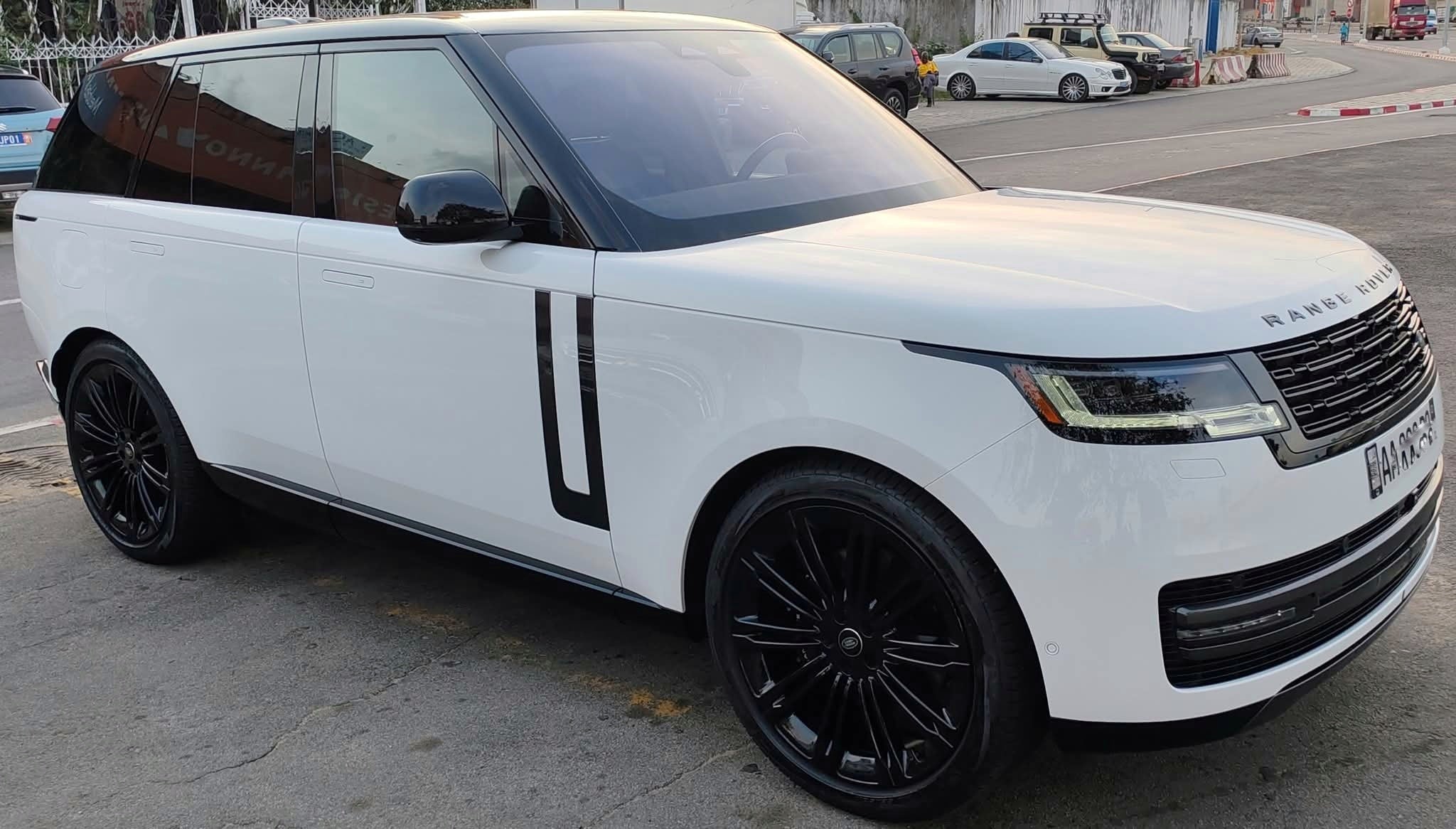 RANGE-ROVER VOGUE LIMOUSINE DE 07/2024 FULL OPTIONS