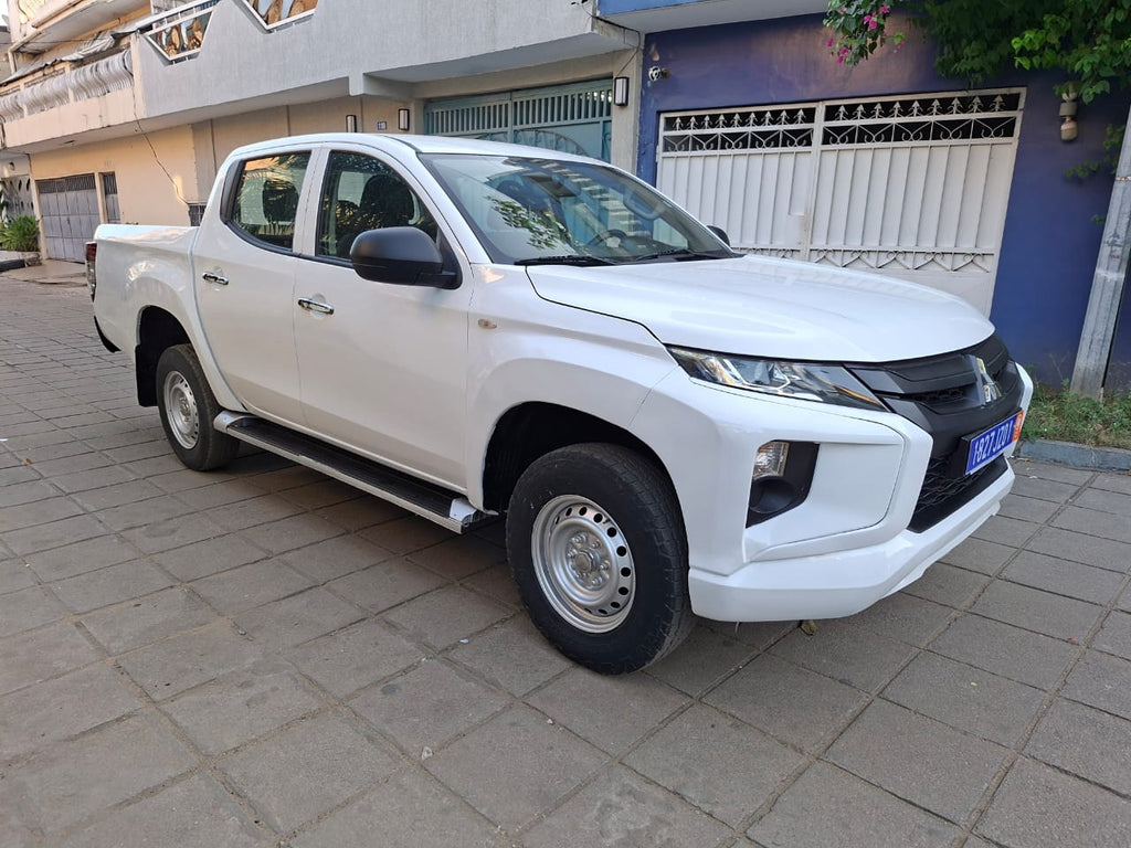14.000.000F MITSUBISHI L200 ESSENCE DE 2020