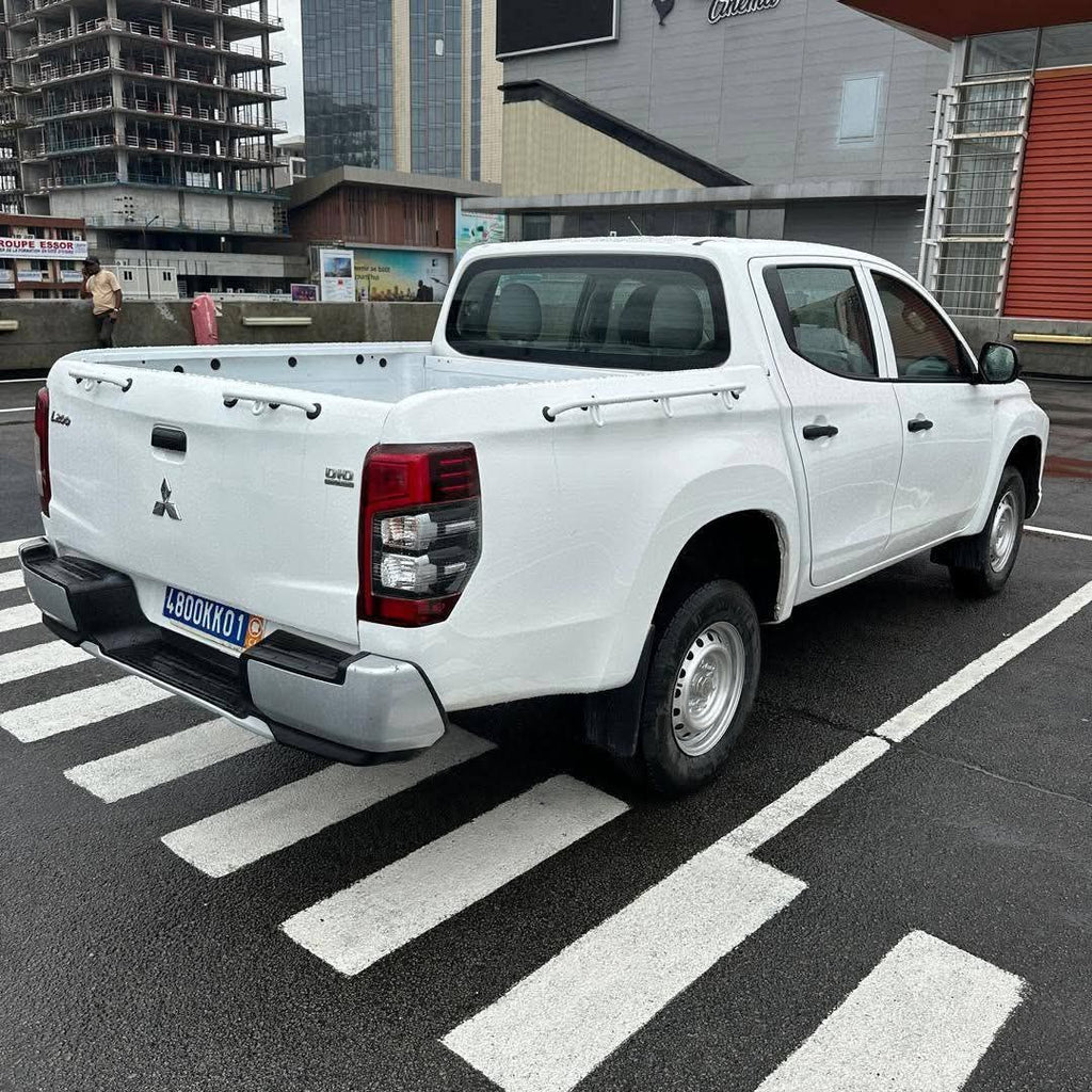 13.500.000F MITSUBISHI L200 4X4 DE 2020