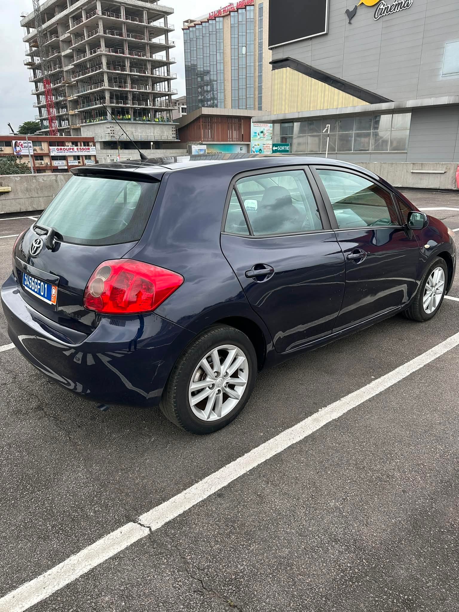 4.700.000F TOYOTA AURIS VVTI BOÎTE MANUELLE