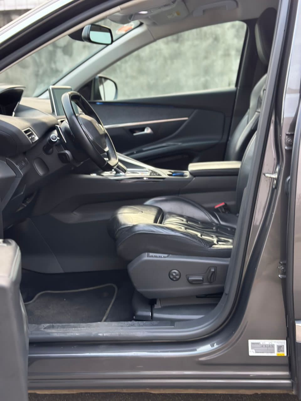 14.500.000F PEUGEOT 5008 DE 2022 MAISON MÈRE.