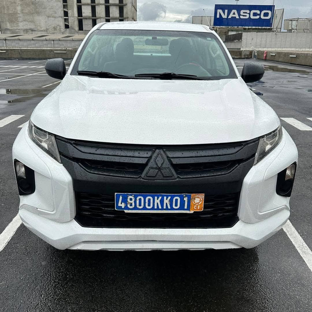 13.500.000F MITSUBISHI L200 4X4 DE 2020