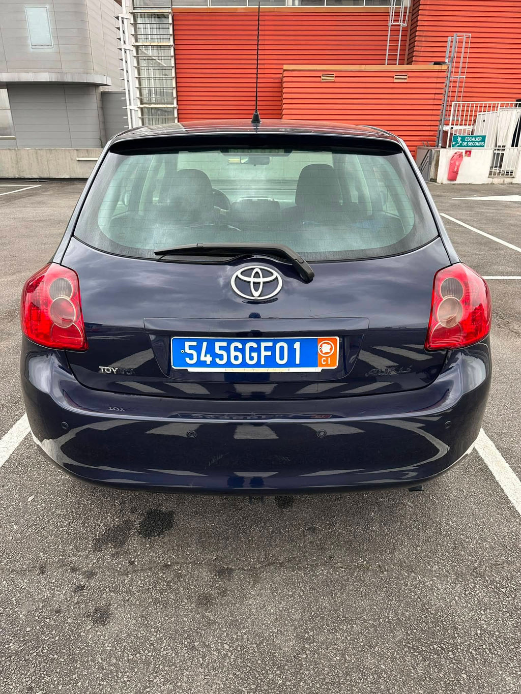 4.700.000F TOYOTA AURIS VVTI BOÎTE MANUELLE
