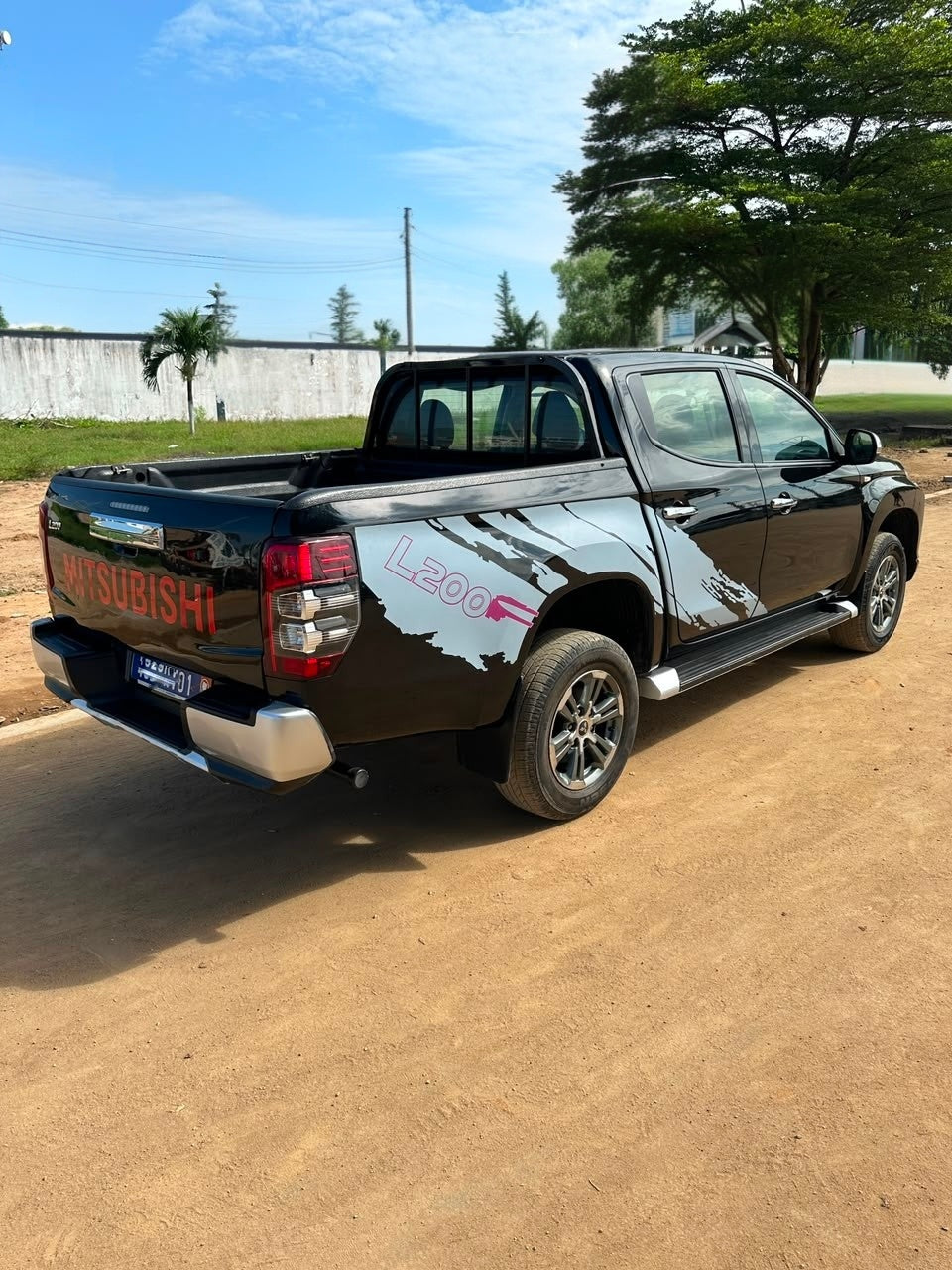 14.500.000F MITSUBISHI L200 ESSENCE 4X4 DE 2022