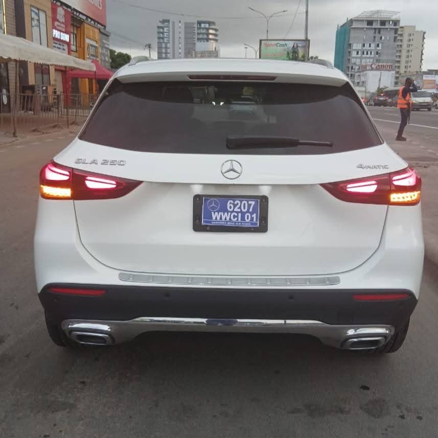 GLA 250 4MATIC MERCEDES DE 2024 FULL OPTIONS
