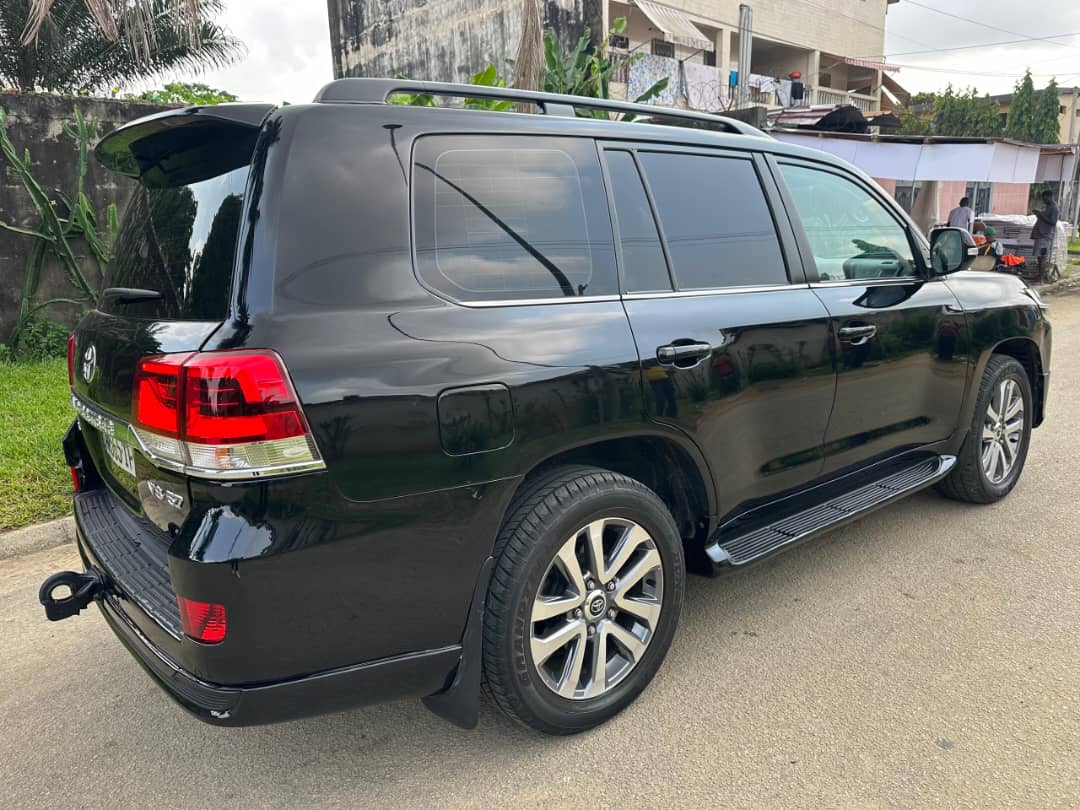 LAND CRUISER TOYOTA VX.R DE 2020