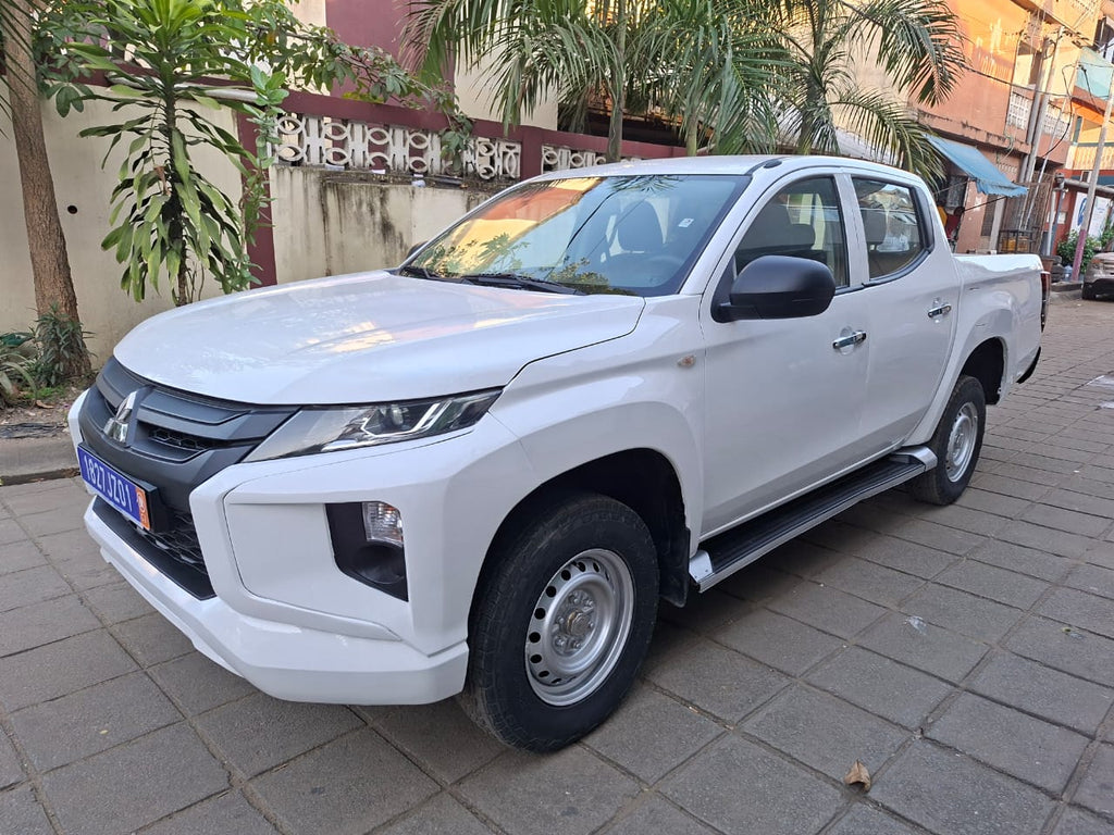 14.000.000F MITSUBISHI L200 ESSENCE DE 2020