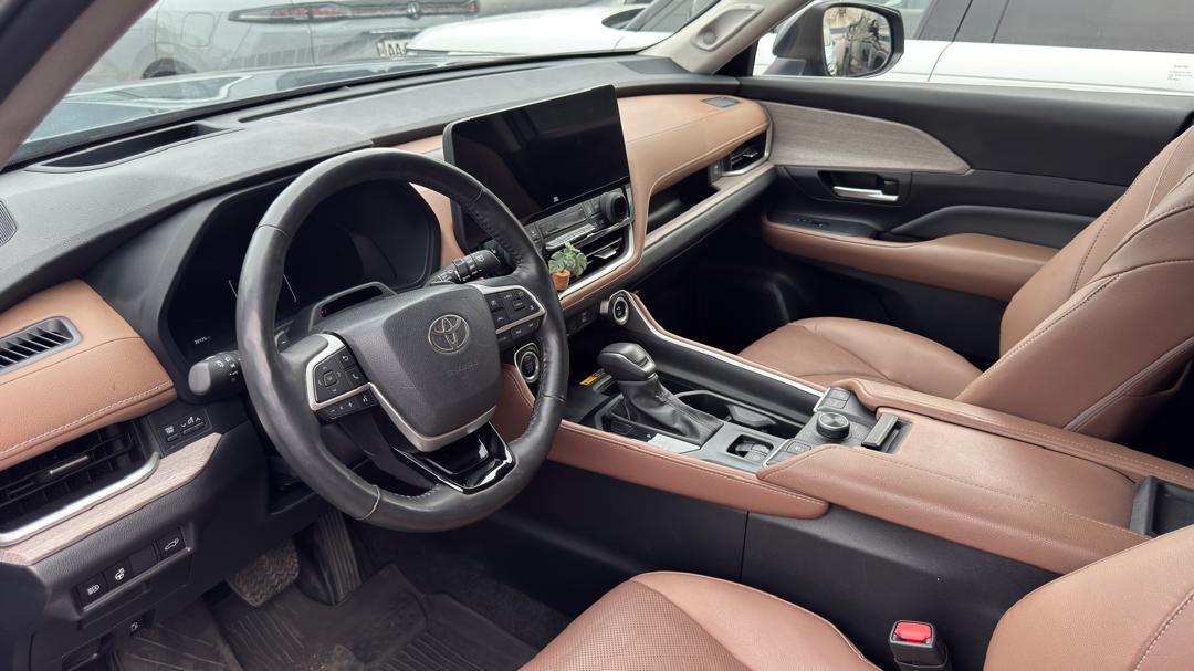 49.000.000F TOYOTA GRAND HIGHLANDER PLATINUM DE 2025