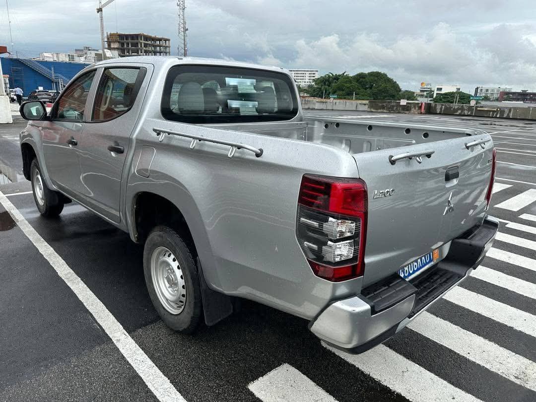 13.500.000F MITSUBISHI L200 4X4 DE 2020