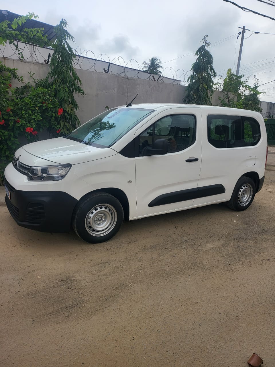 8.700.000F CITROËN BERLINGO DE 2022