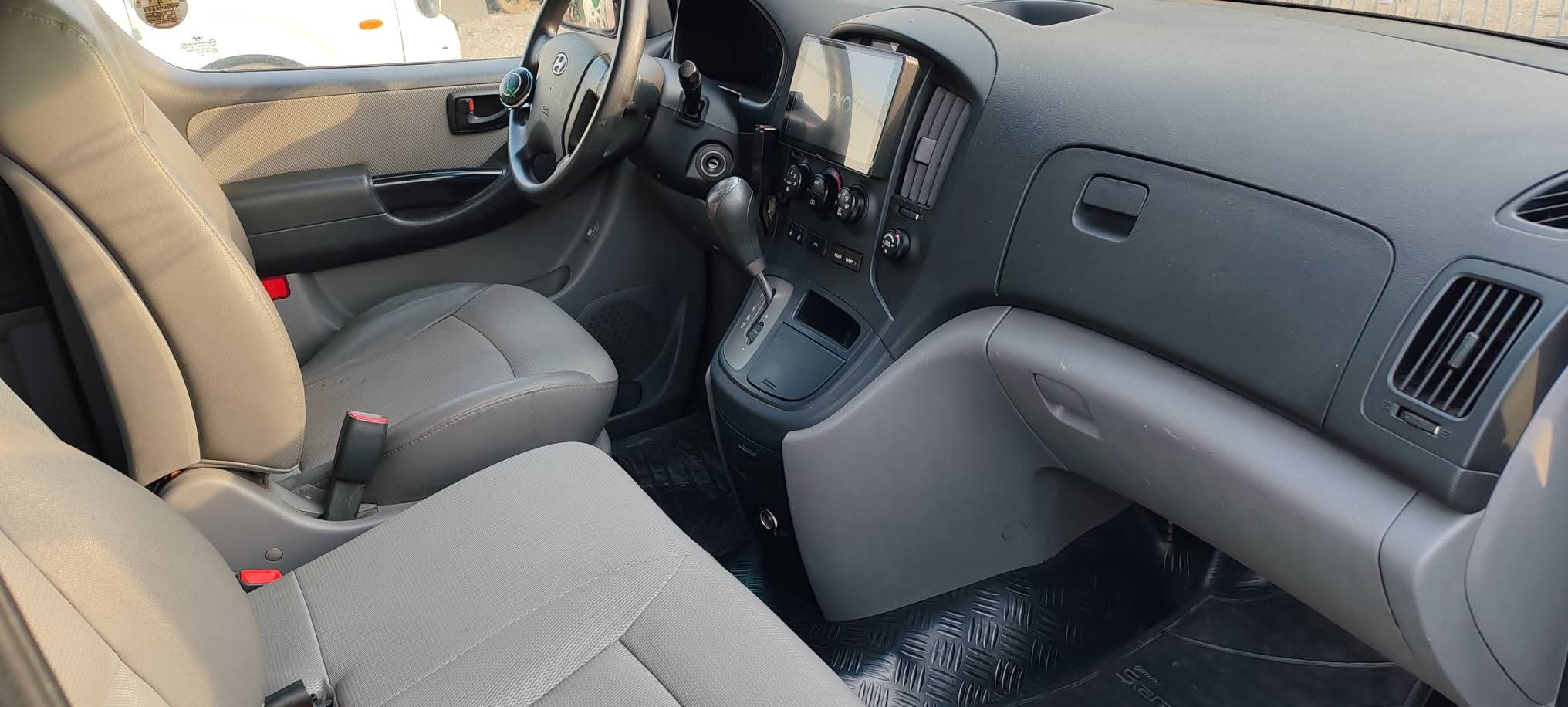 13.800.000F HYUNDAI GRAND STAREX 12 PLACES DE 2018