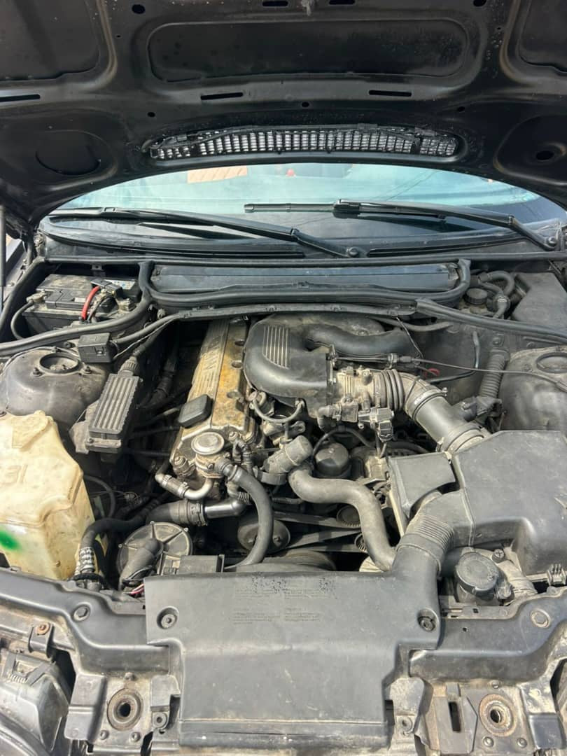 3.500.000F BMW 318i COUPÉ AUTOMATIQUE