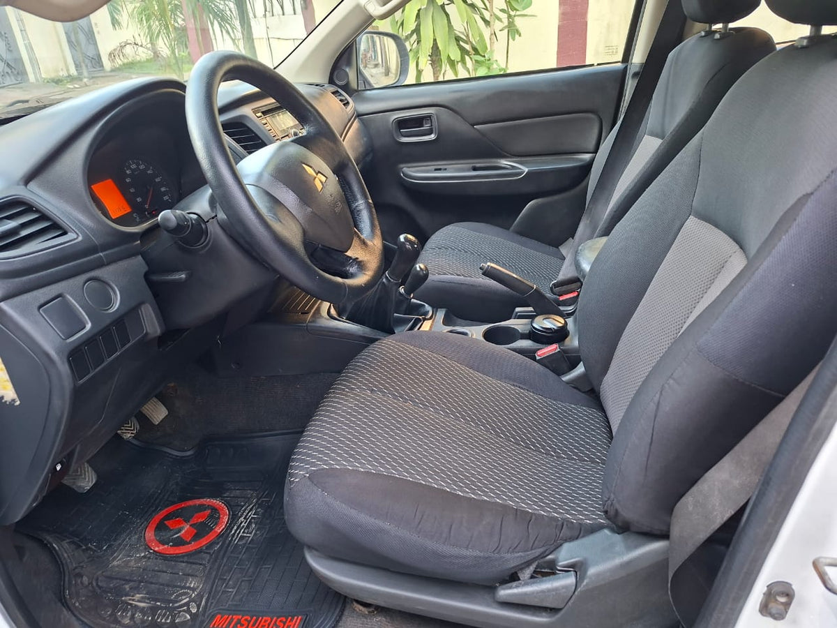 14.000.000F MITSUBISHI L200 ESSENCE DE 2020