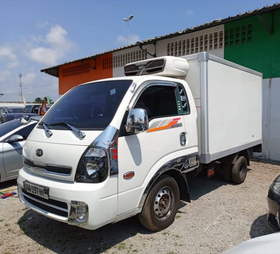 13.800.000F HYUNDAI PORTER FRIGORIFIQUE DE 2018