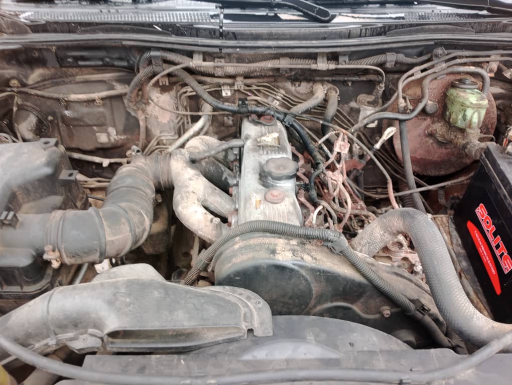 6.500.000F MITSUBISHI L200 4X2 1 CABINE DE 2015