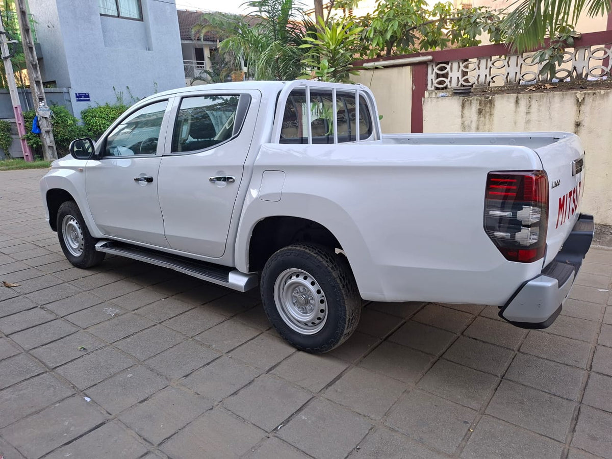 14.000.000F MITSUBISHI L200 ESSENCE DE 2020
