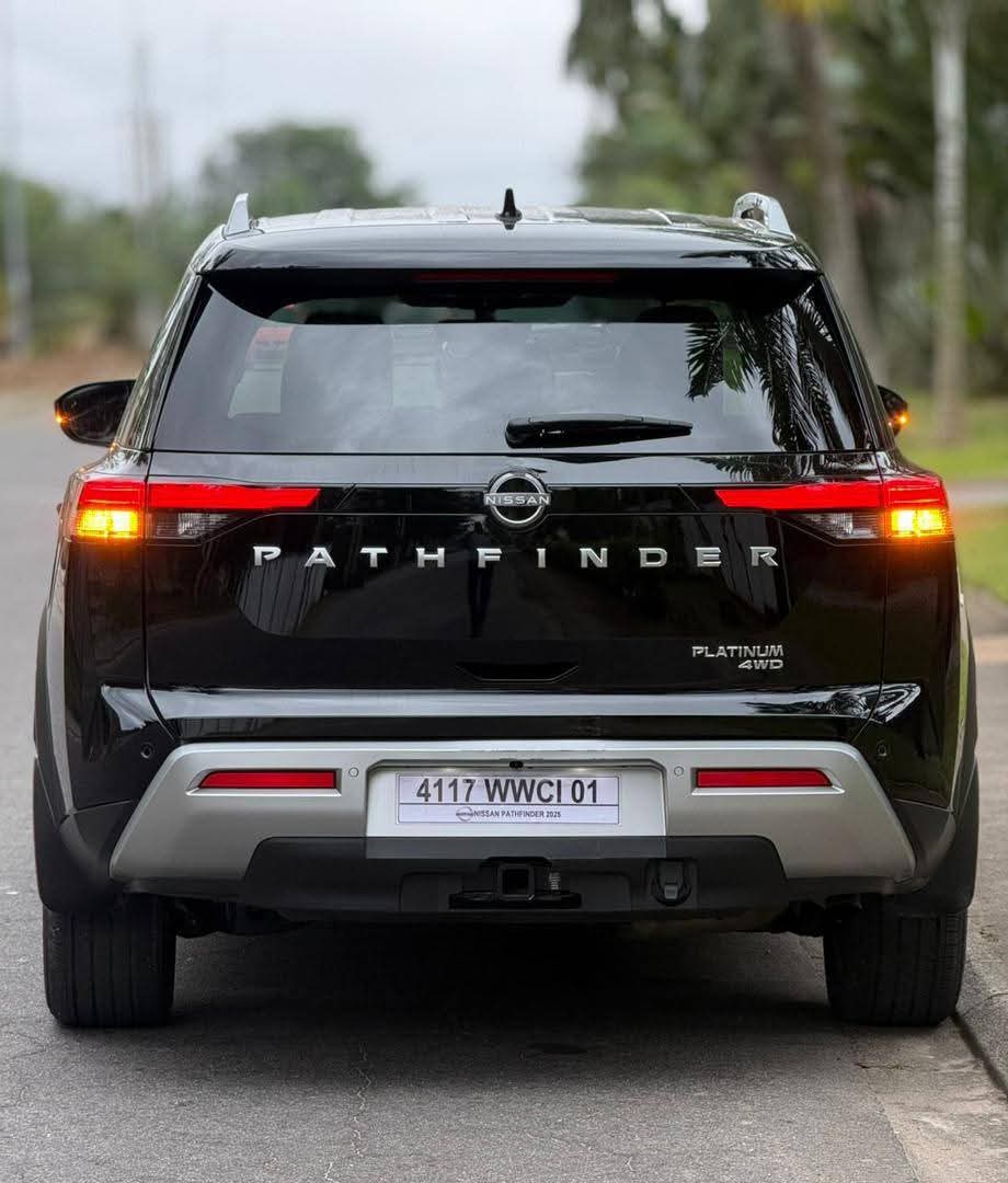 NISSAN PATHFINDER PLATINUM 4X4 DE 2025 FULL OPTIONS